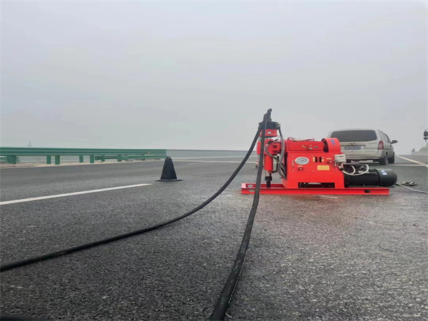 仁兴镇马路路基路面开裂下沉注浆加固灌浆